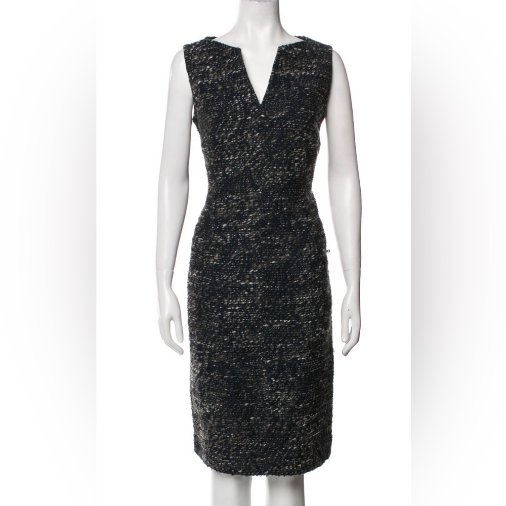 $1250 Akris Punto Black Bouclé Tweed Sheath Dress Sleeveless V-Neck Size US 12 - Picture 2 of 10